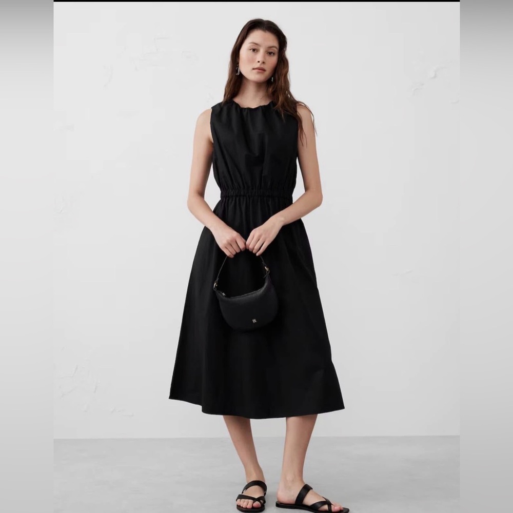 Elegant Chepe Black Sleeveless Dress